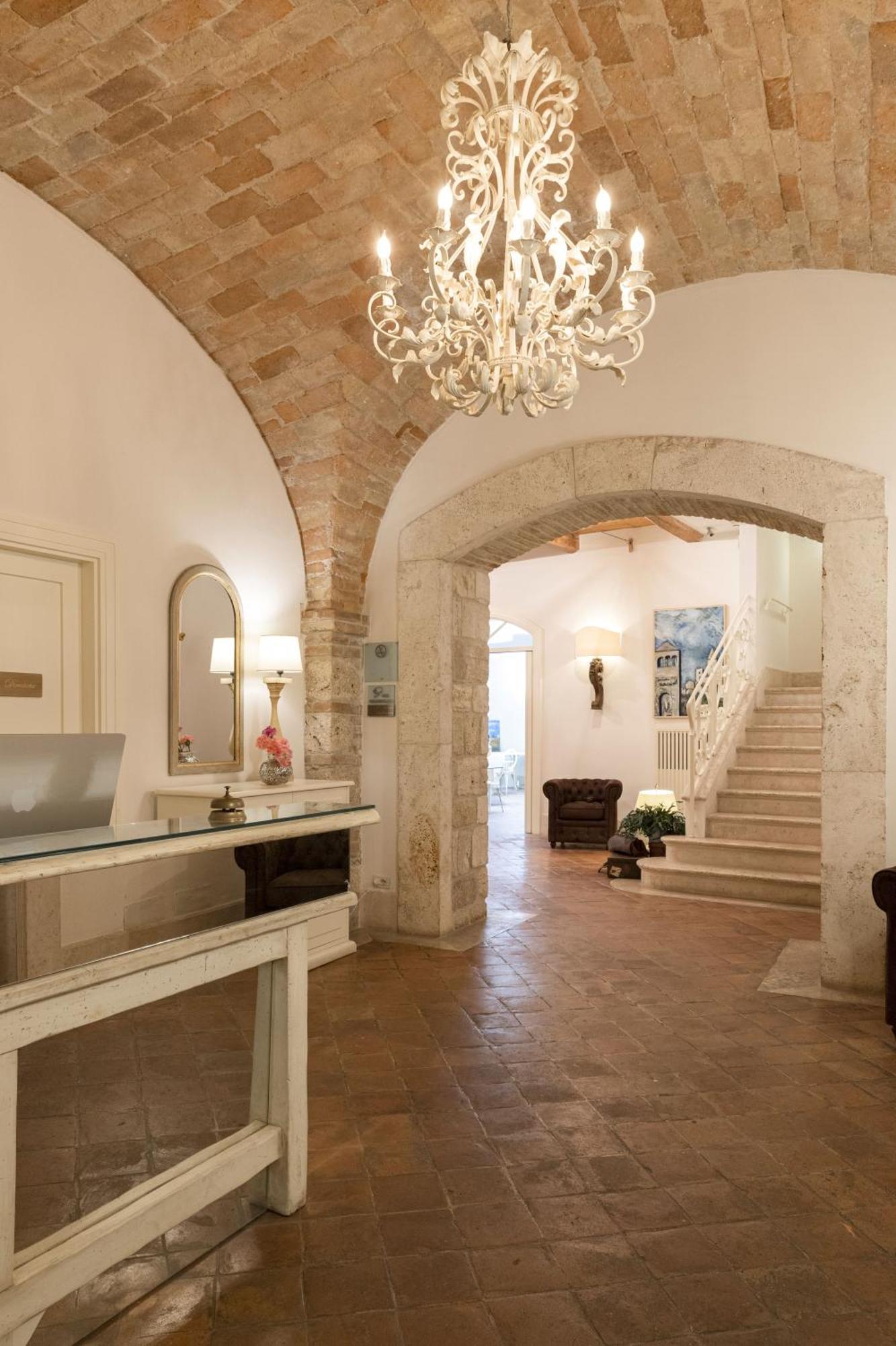Hotel & Residenza 100 Torri Ascoli Piceno Bagian luar foto